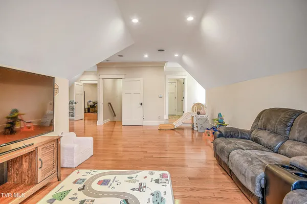 $1,595,000 | 640 Hamilton Hill Road, Bluff City, TN 37618