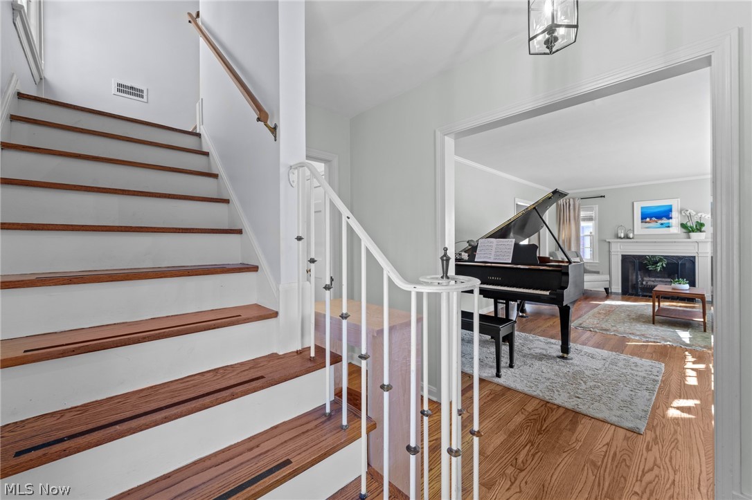 3715 Sutherland Road Shaker Heights, OH 44122 - Photo 4 of 32 Gallery Image 4