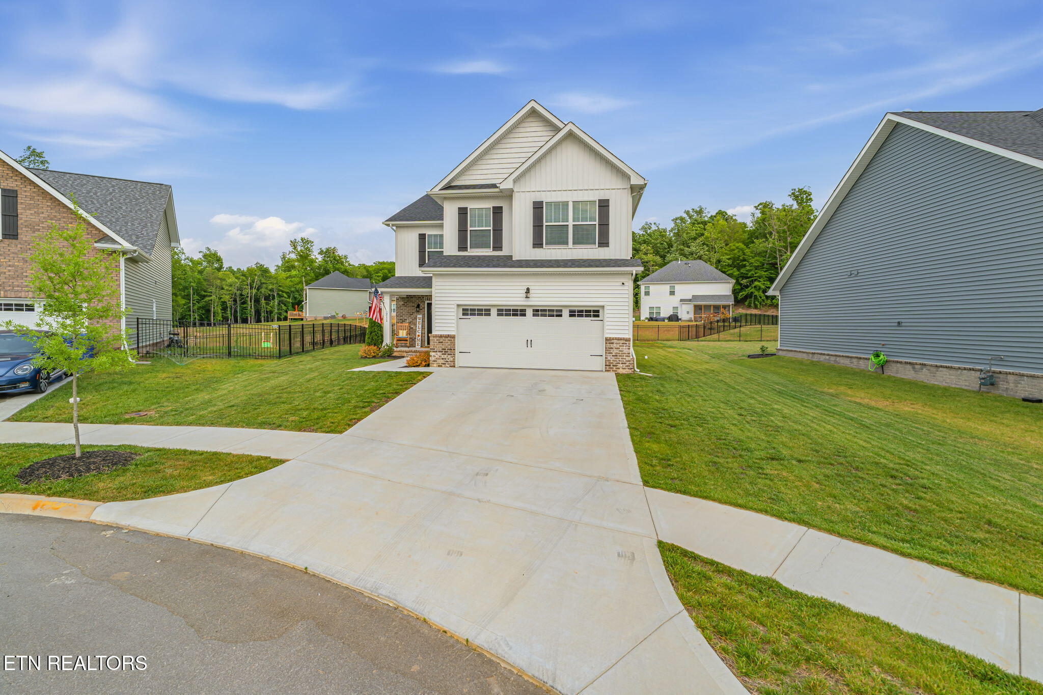211 Queenberry Street Oak Ridge, TN 37830 - Photo 2 of 58 4-web-or-mls-211 Queenberry Street-40