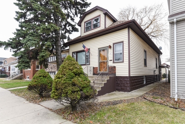 5335 West Barry Avenue Chicago, IL 60641 - Photo 2 of 27