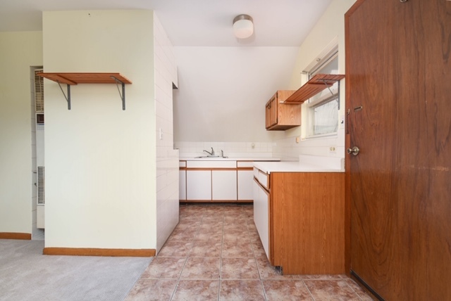 5335 West Barry Avenue Chicago, IL 60641 - Photo 17 of 27