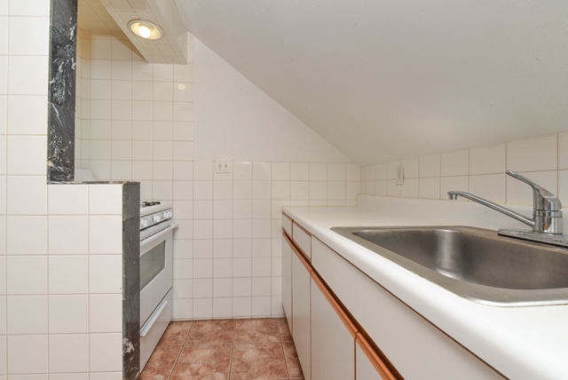 5335 West Barry Avenue Chicago, IL 60641 - Photo 20 of 27