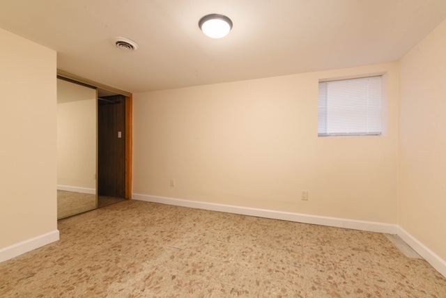 5335 West Barry Avenue Chicago, IL 60641 - Photo 23 of 27