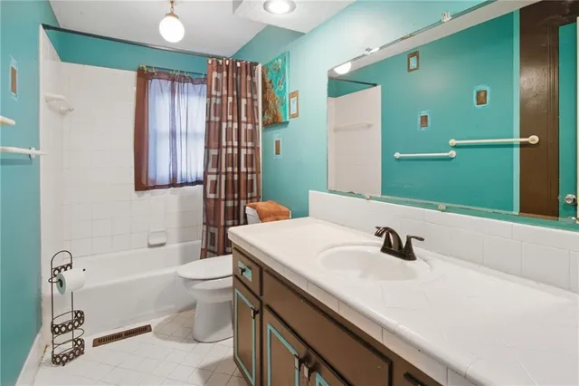 $335,000 | 9714 Shepherds Drive, Kansas City, MO 64131