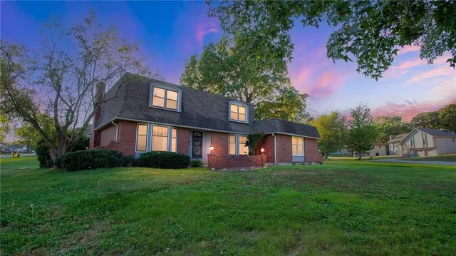 $335,000 | 9714 Shepherds Drive, Kansas City, MO 64131