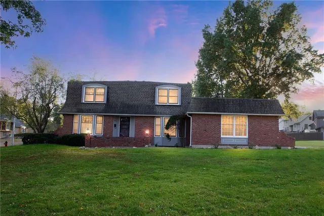 $335,000 | 9714 Shepherds Drive, Kansas City, MO 64131