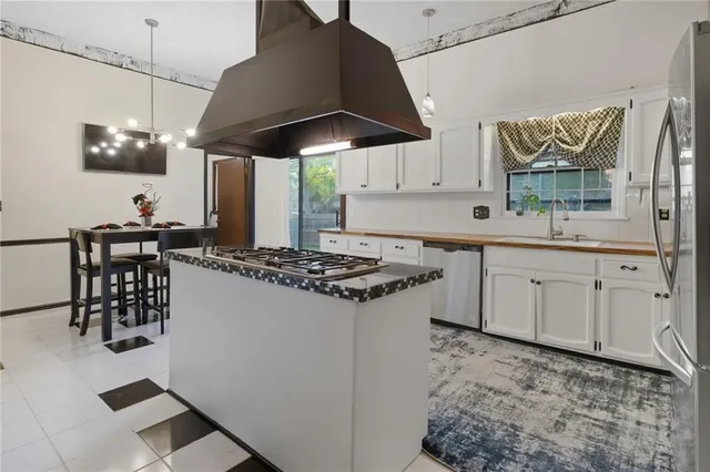 $335,000 | 9714 Shepherds Drive, Kansas City, MO 64131