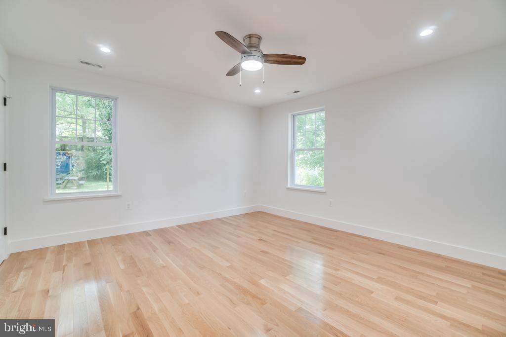 4213 Highwood Road Silver Spring, MD 20906 - Photo 22 of 39 Main Level - Master Bedroom