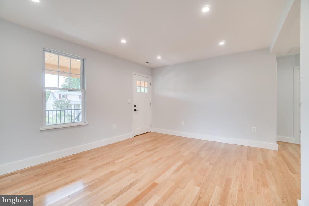 4213 Highwood Road Silver Spring, MD 20906 - Photo 4 of 39