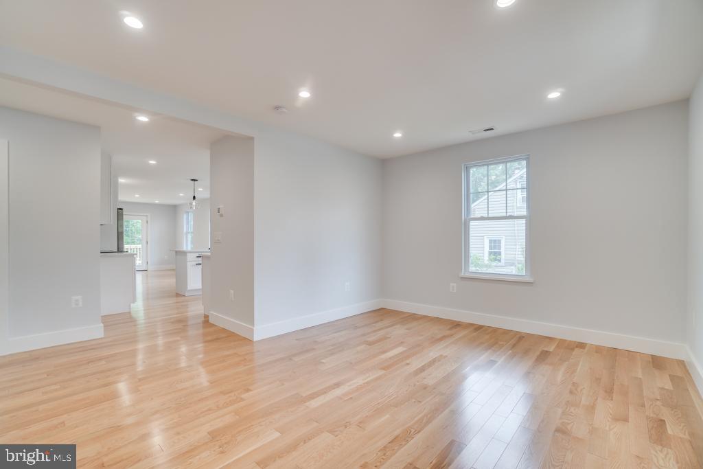 4213 Highwood Road Silver Spring, MD 20906 - Photo 6 of 39