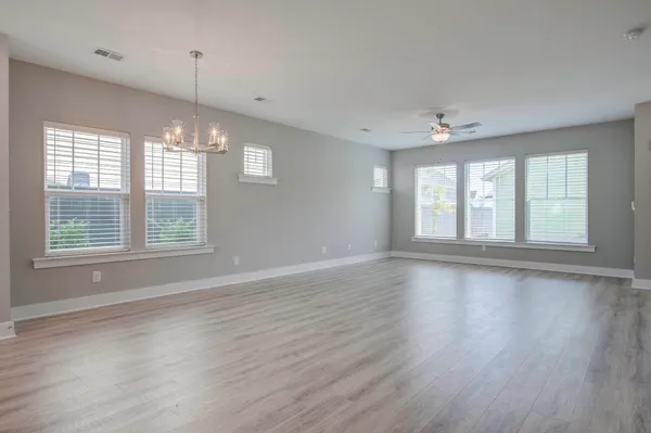 $2,345 | 117 Archdale Street, Summerville, SC 29486