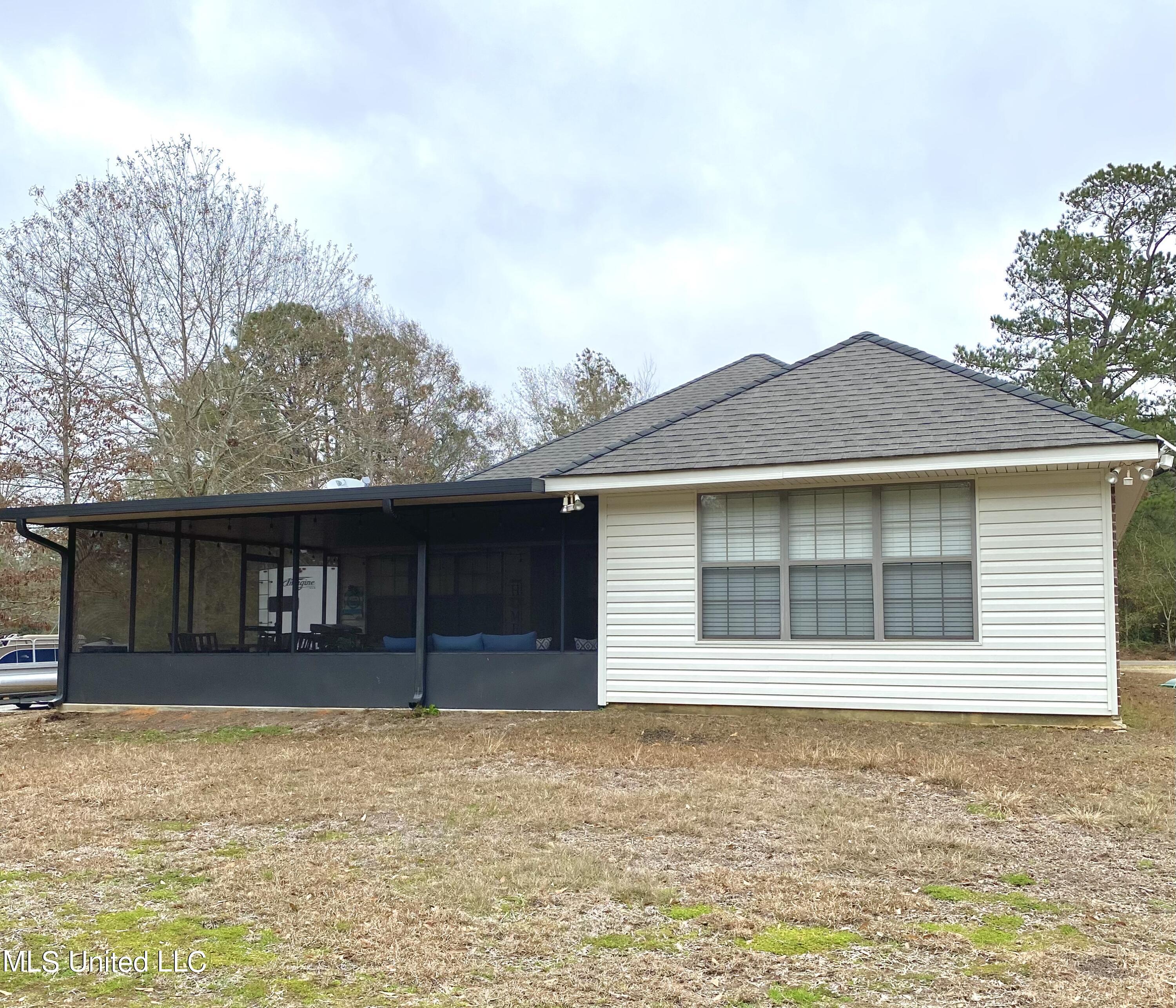 117 East Sunnybrook Road Carriere, MS 39426 - Photo 3 of 32 3