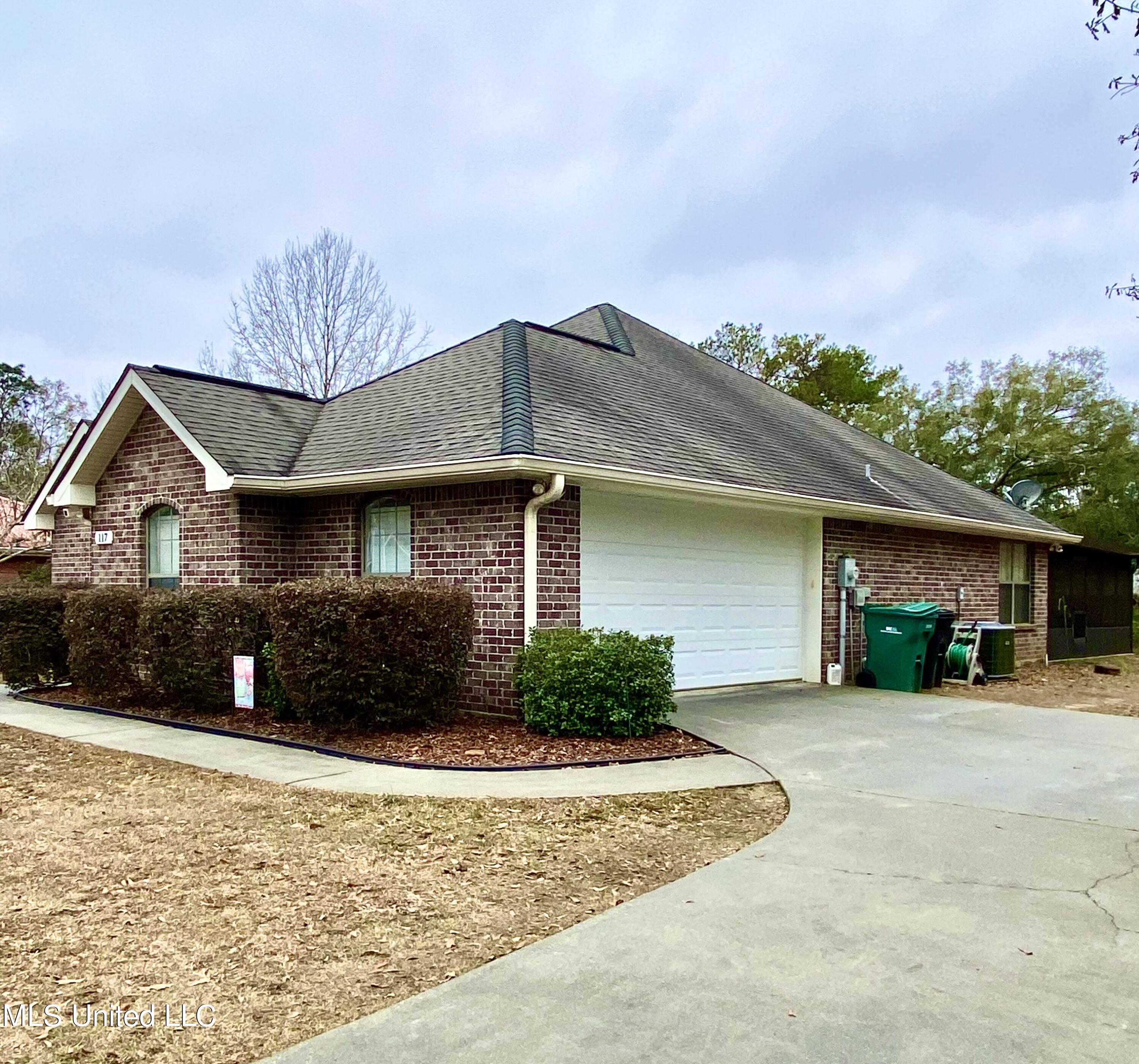 117 East Sunnybrook Road Carriere, MS 39426 - Photo 5 of 32 5