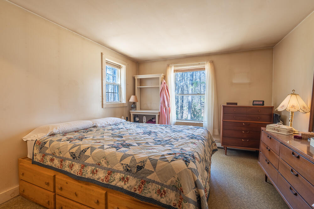 872 Garfield Road Auburn, ME 04210 - Photo 15 of 29 Bedroom 1