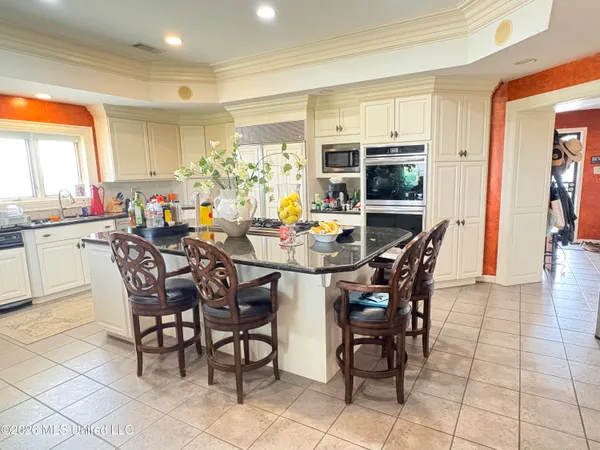 $390,000 | 10205 Highway 12, Isola, MS 38754