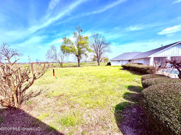 $390,000 | 10205 Highway 12, Isola, MS 38754