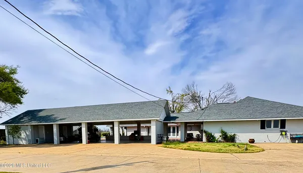 $390,000 | 10205 Highway 12, Isola, MS 38754