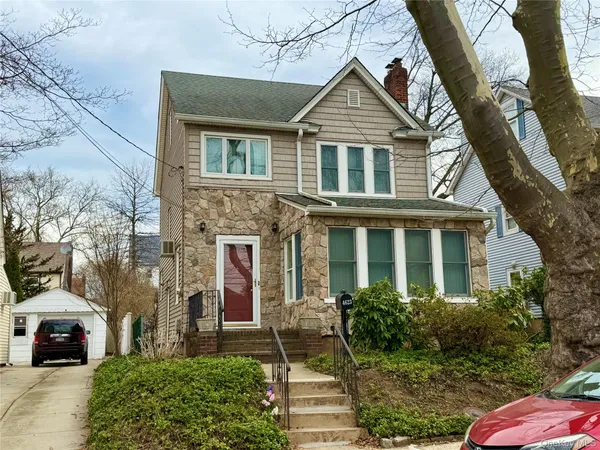 $5,000 | 4623 Arcadia Lane, Great Neck, NY 11020