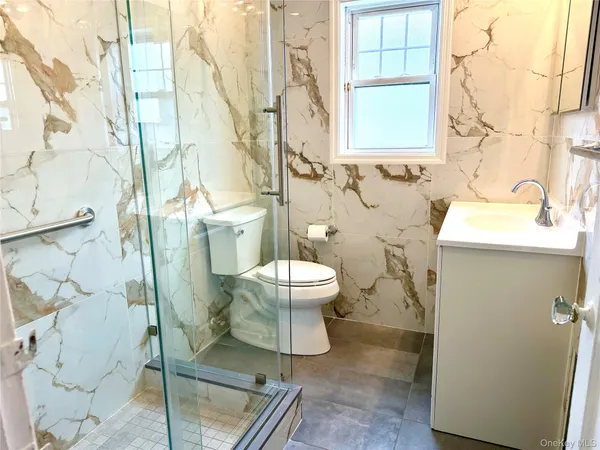 $5,000 | 4623 Arcadia Lane, Great Neck, NY 11020