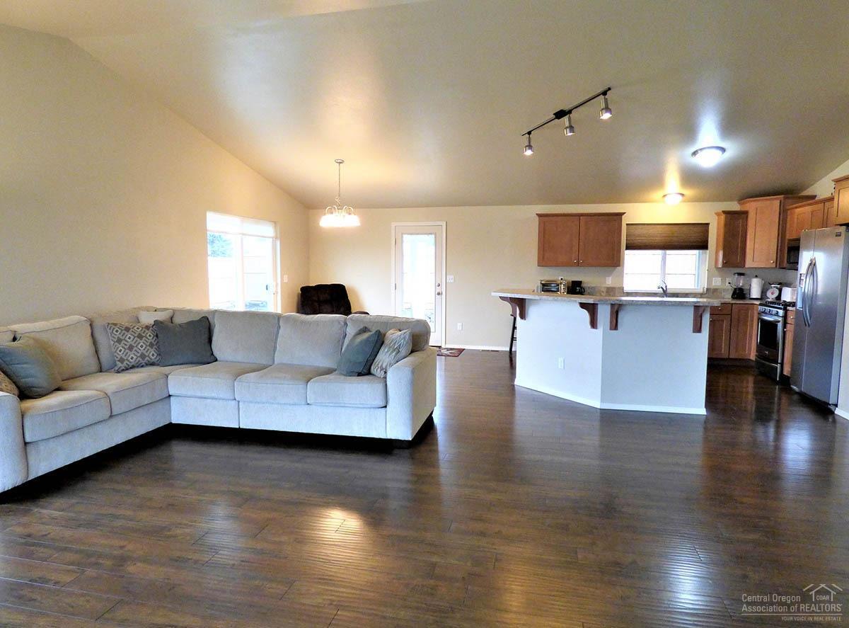 2373 Northeast Colleen Road Prineville, OR 97754 - Photo 4 of 25 Additional Photo