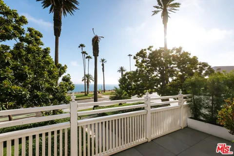 $6,980,000 | 401 Ocean Avenue, Unit 2, Santa Monica, CA 90402