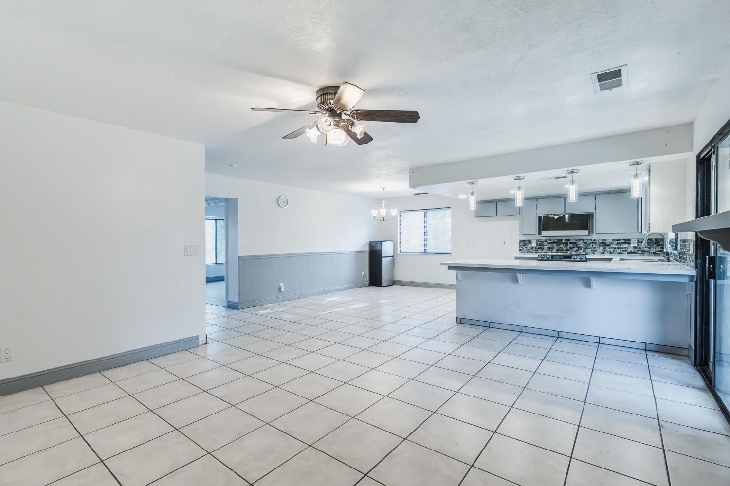 1717 Swift Avenue Clovis, CA 93611 - Photo 7 of 22