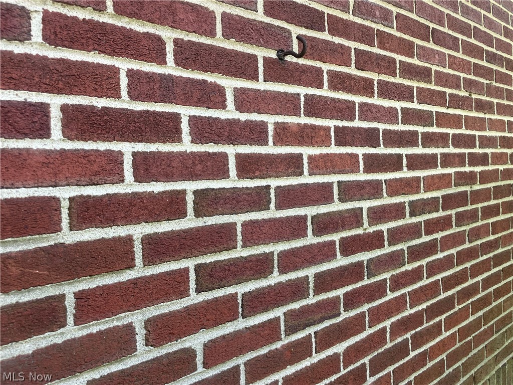 923 Mayfair Road Akron, OH 44303 - Photo 8 of 31 Tuck pointing intact