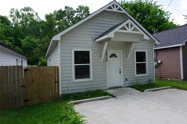 $1,450 | 9824 Arbor Oak, Willis, TX 77318
