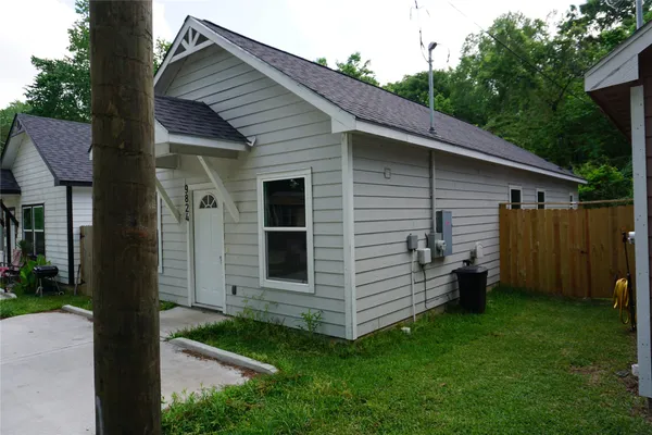 $1,450 | 9824 Arbor Oak, Willis, TX 77318