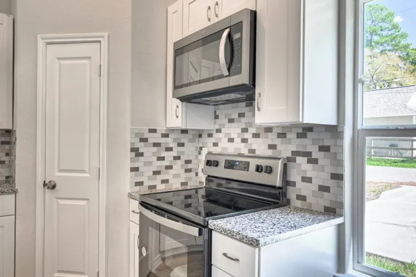 $1,450 | 9824 Arbor Oak, Willis, TX 77318