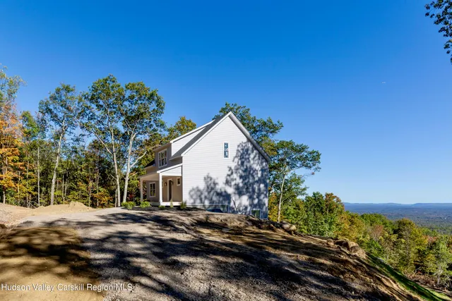a view of entryway and hall