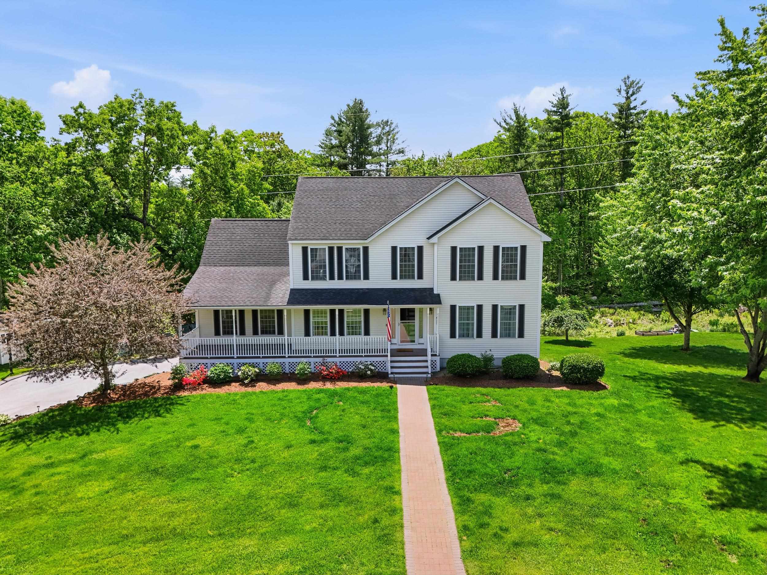 13 Stirling Avenue Hooksett, NH 03106 - Photo 2 of 50