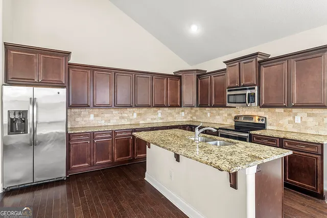 $299,900 | 131 Savannah Lane, Bonaire, GA 31005