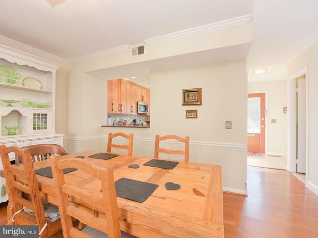 $828,000 | 1302 Commonwealth Avenue, Alexandria, VA 22301