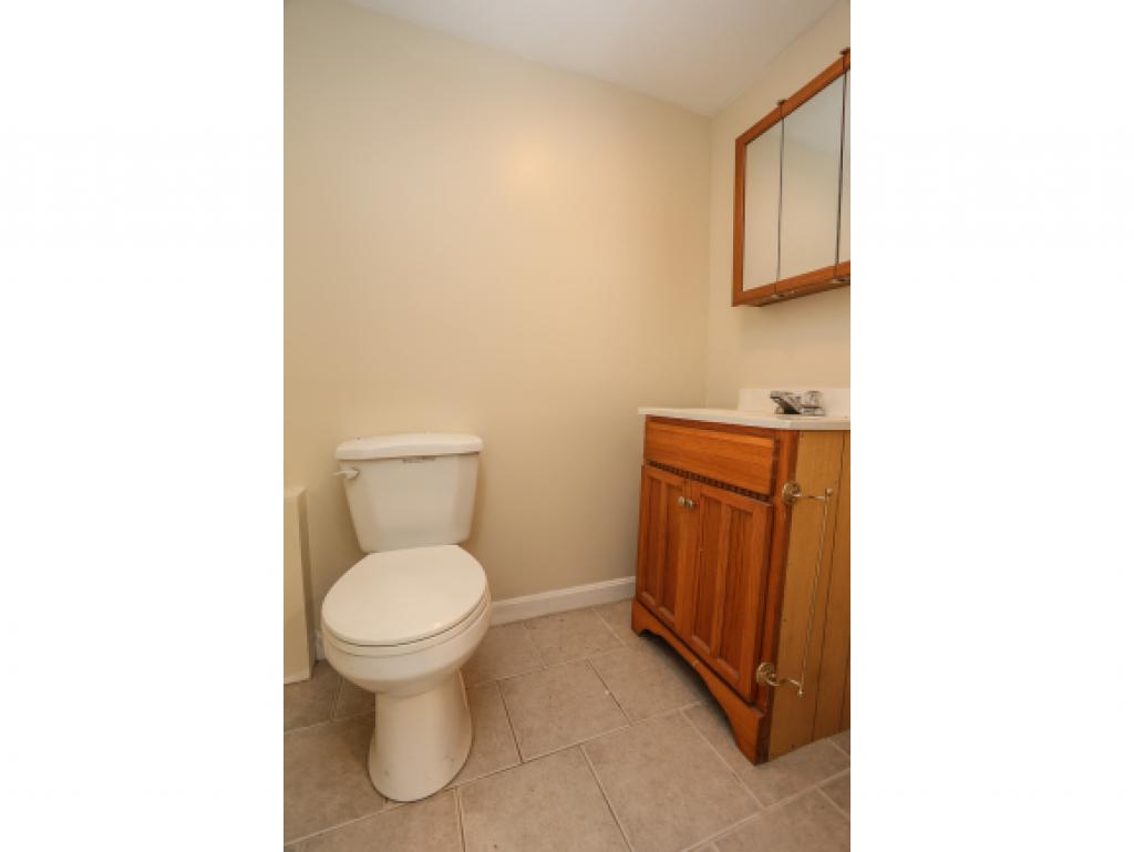 22 Walnut Hill Road Derry, NH 03038 - Photo 15 of 36
