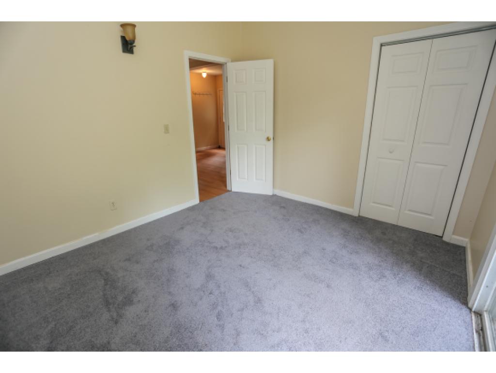 22 Walnut Hill Road Derry, NH 03038 - Photo 10 of 36