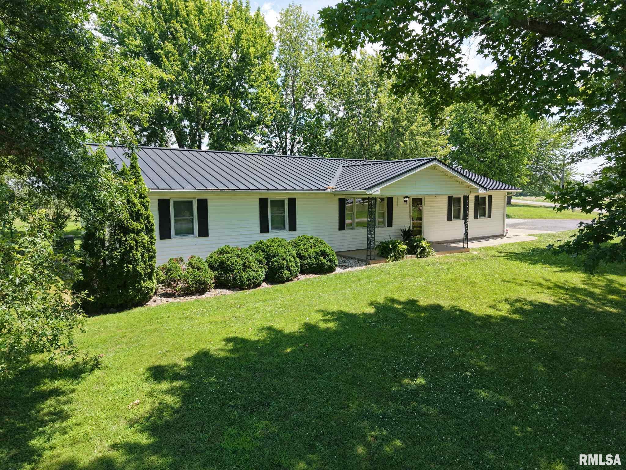 13919 Hamilton Pike Road Whittington, IL 62897 - Photo 2 of 26