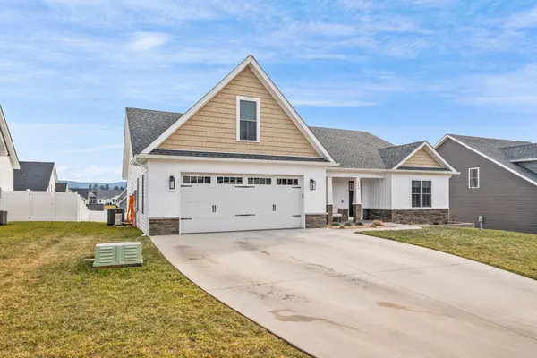 $539,500 | 142 Lindburgh Drive, Waynesboro, VA 22980
