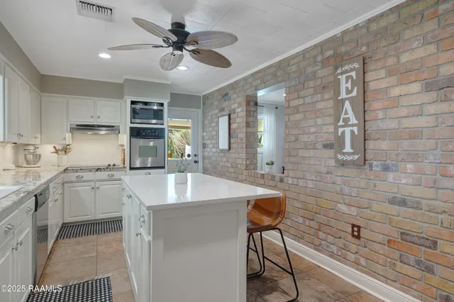 $299,000 | 121 Bayou Side Drive, Loreauville, LA 70552