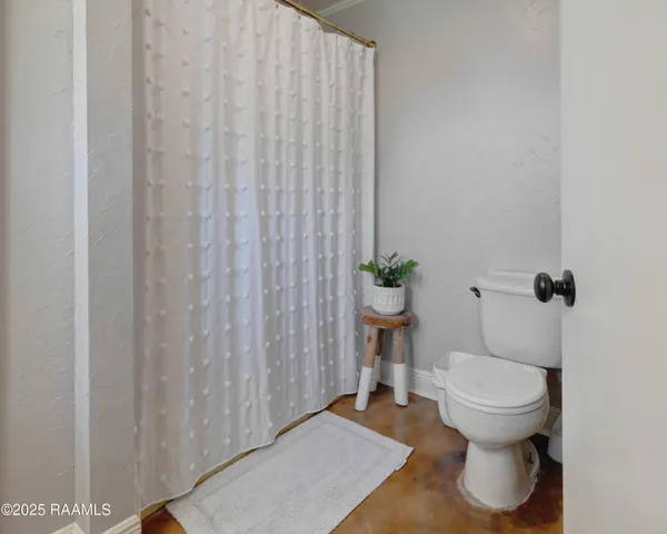 $299,000 | 121 Bayou Side Drive, Loreauville, LA 70552