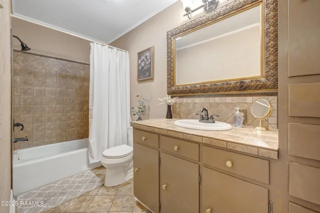 $299,000 | 121 Bayou Side Drive, Loreauville, LA 70552