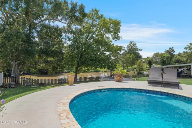 $299,000 | 121 Bayou Side Drive, Loreauville, LA 70552