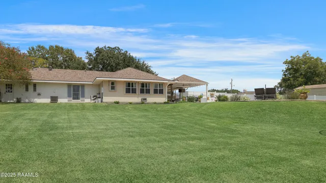 $299,000 | 121 Bayou Side Drive, Loreauville, LA 70552