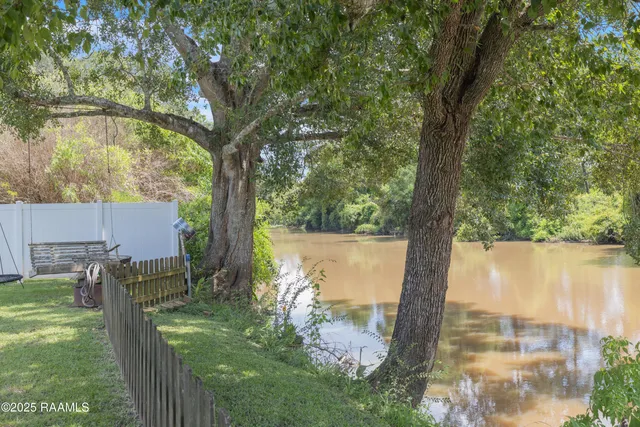 $299,000 | 121 Bayou Side Drive, Loreauville, LA 70552