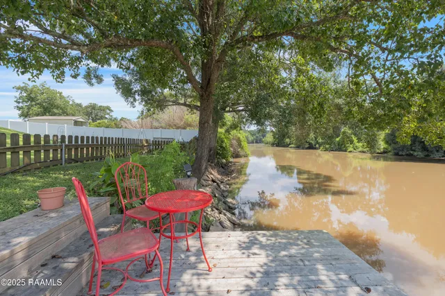 $299,000 | 121 Bayou Side Drive, Loreauville, LA 70552