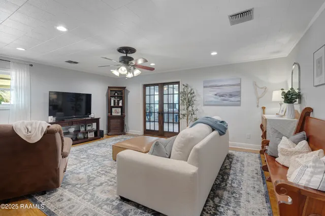 $299,000 | 121 Bayou Side Drive, Loreauville, LA 70552