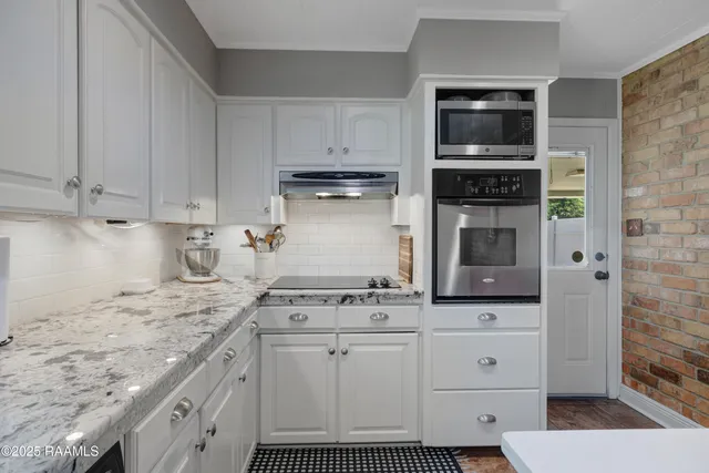 $299,000 | 121 Bayou Side Drive, Loreauville, LA 70552