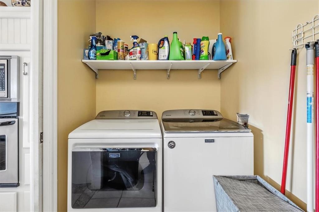 231 Gordon Road Cedartown, GA 30125 - Photo 15 of 49 a view of a stove top oven sitting inside of a kitchen