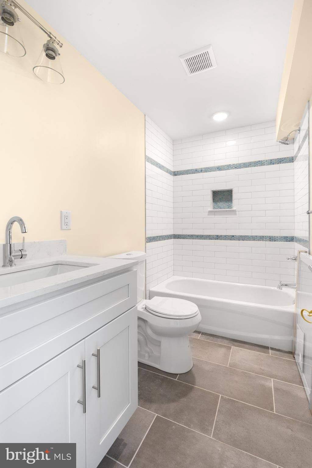 6607 Ridge Avenue, Unit C Philadelphia, PA 19128 - Photo 7 of 12 Gallery Image 7
