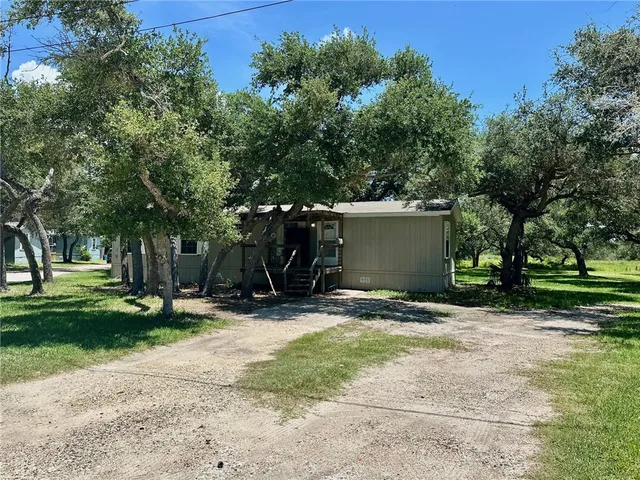 $1,350 | 1522 16th Street, Unit 7, Rockport, TX 78382